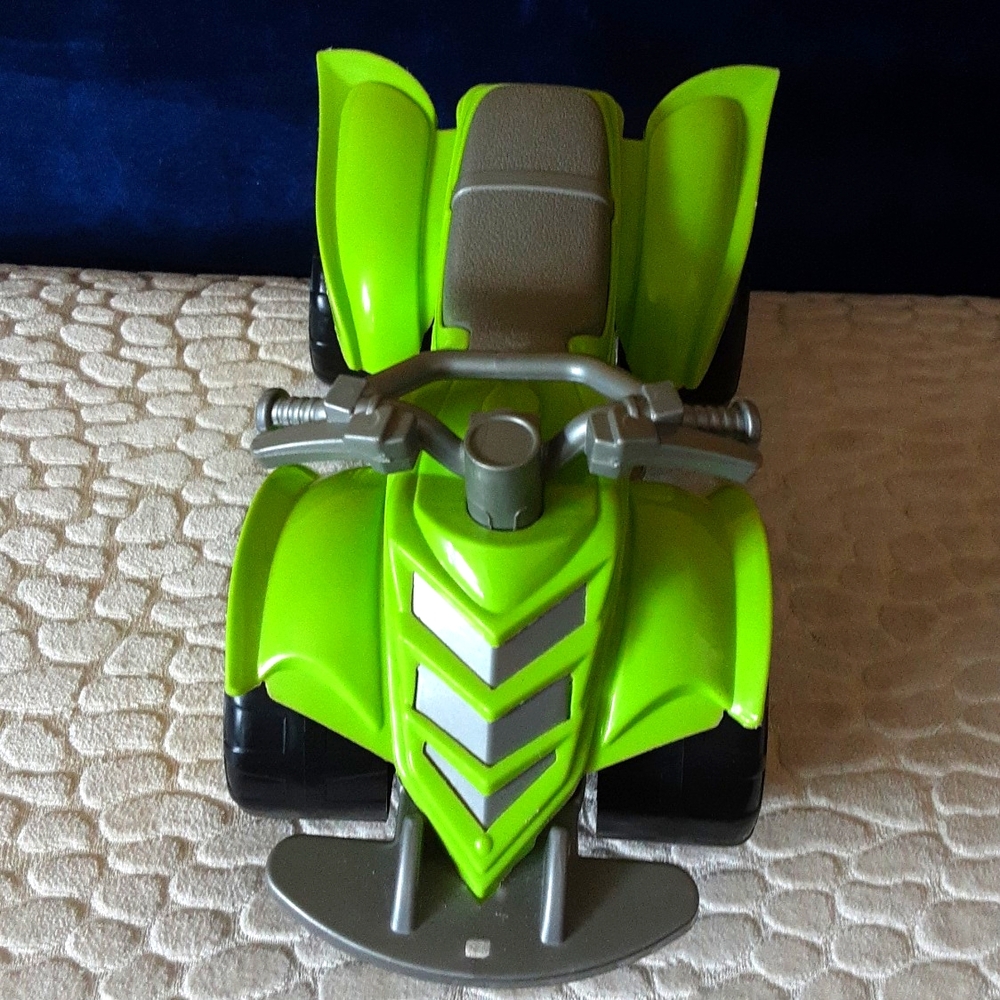 Green truck Beach toys